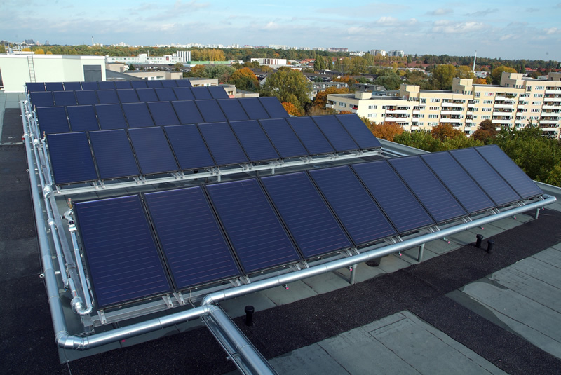 Solarthermie mit Flachkollektoren bei Beat Hofer AG